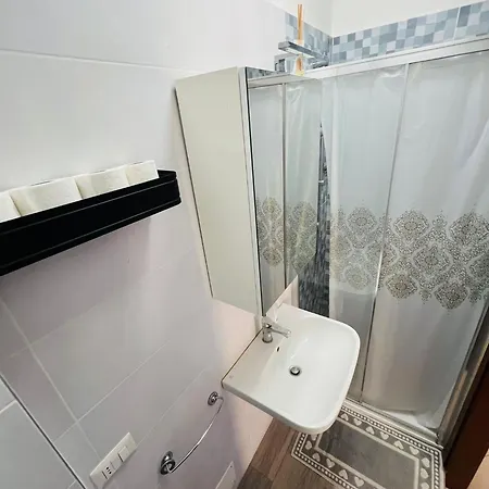 Gigli, Con Cucina In Comune E Terrazza Pensión Milán