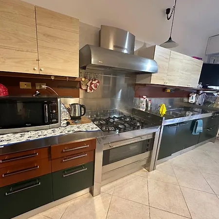 Gigli, Con Cucina In Comune E Terrazza בית הארחה